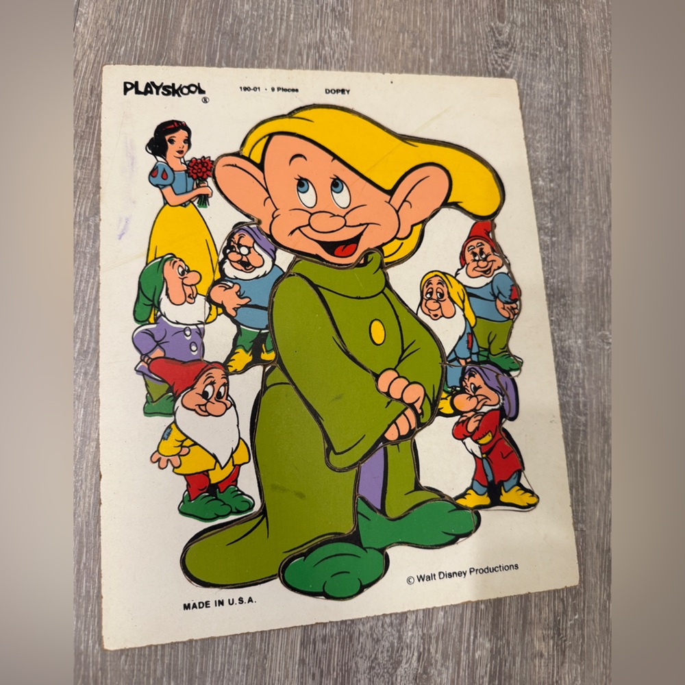 Vintage wood PLAYSKOOL puzzle 
Dopey by Walt Disney